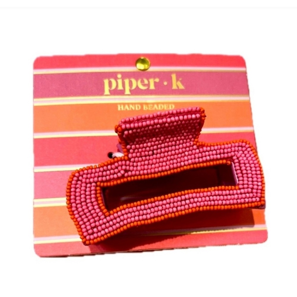 👉✨️ Piper K Beautiful Pink hand  beaded hair claw clip